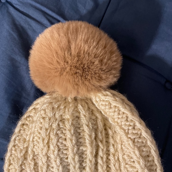 Winter hat - Picture 2 of 3